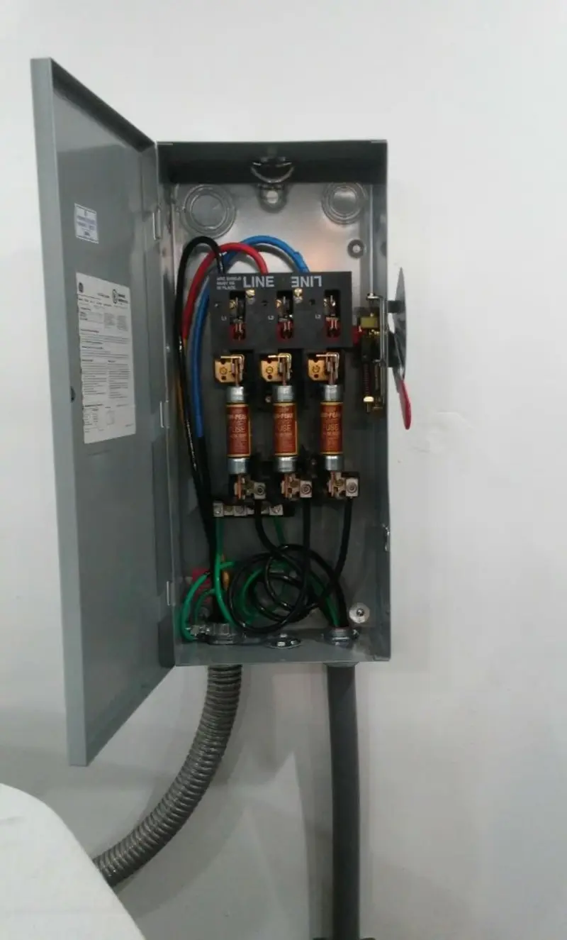 Three-phase disconnect switch installed for Smoke Detector Installation in Cicero